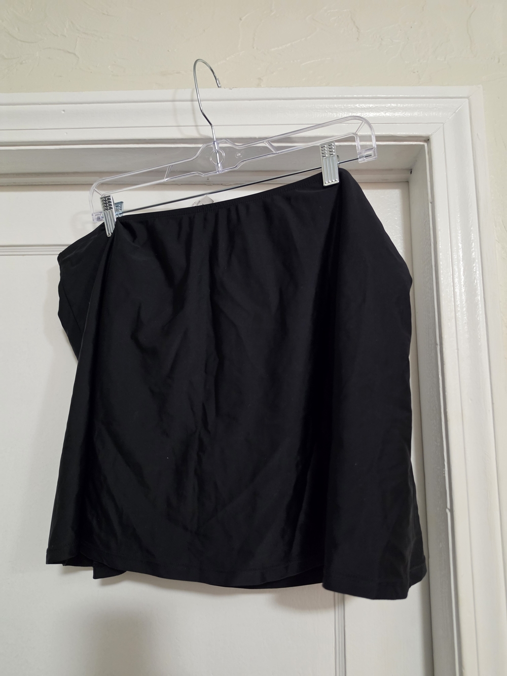 Black Women's Swim Sarong Skirt - Sleek Cover-Up